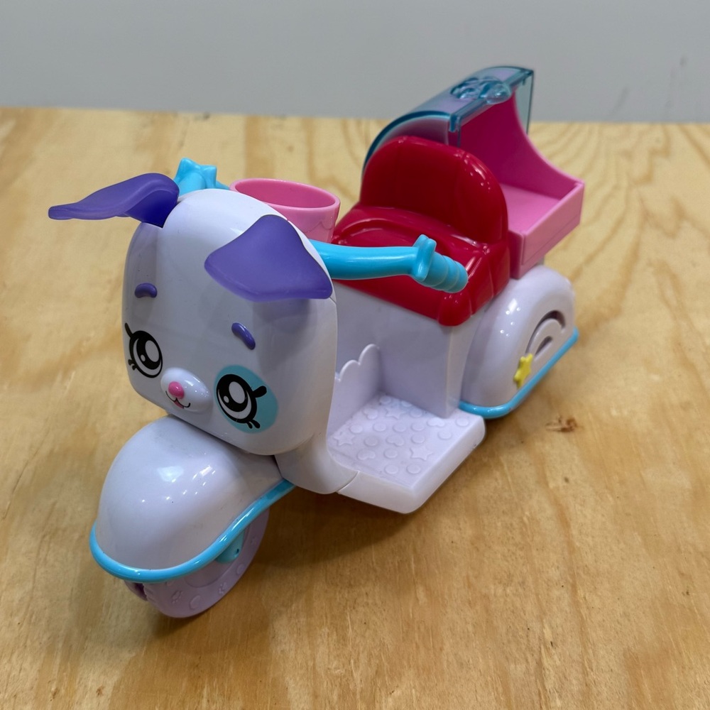 Kindi Kids Fun Delivery Scooter Toy – Cute Pretend Play Vehicle